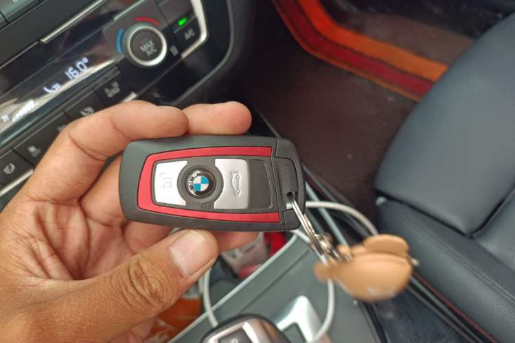 Used BMW 2 Series 2019 225i Convertible Coupe Sports Design Package Vehicle Key