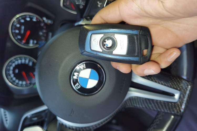 Used BMW 2 Series 2019 225i Luxury Model with M Sport Package Vehicle Key