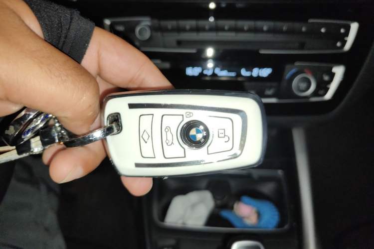 Used BMW 2 Series 2019 225i Convertible Coupe Luxury Edition M Sport Package Vehicle Key