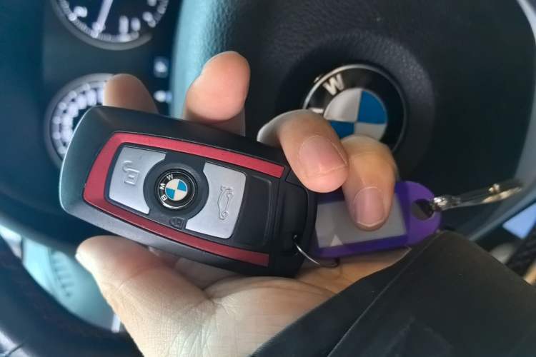 Used BMW 2 Series 2019 225i Convertible Coupe Sports Design Package Vehicle Key