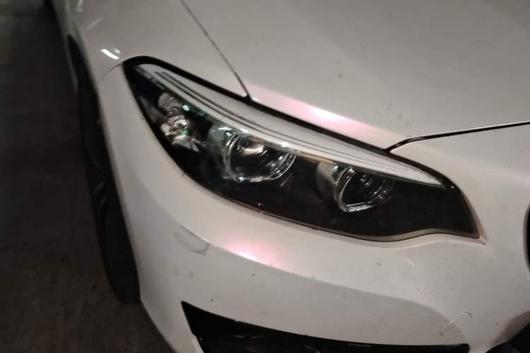 Used BMW 2 Series 2019 225i Convertible Coupe Sports Design Package Right Front Headlight