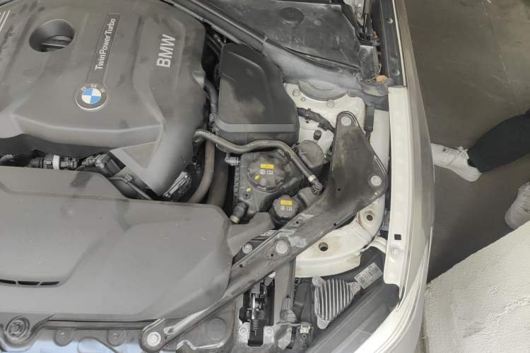 Used BMW 2 Series 2019 225i Convertible Coupe Sports Design Package Engine Bay Left