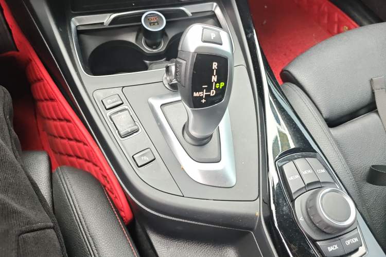 Used BMW 2 Series 2019 225i Convertible Coupe Sports Design Package Gear Lever