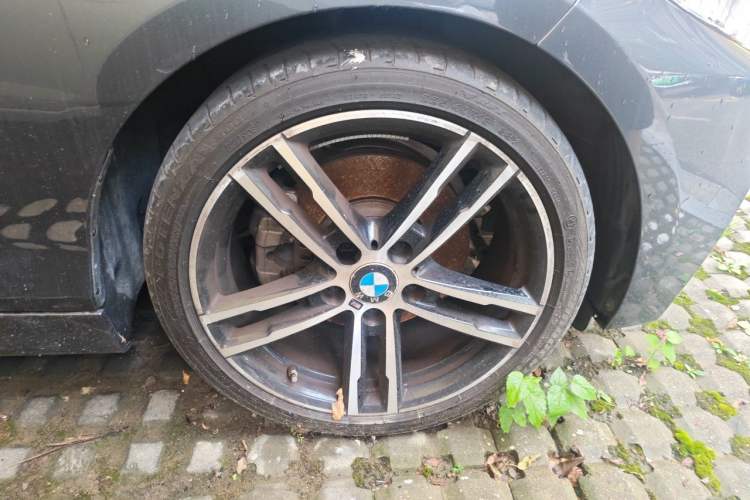 Used BMW 2 Series 2019 225i Luxury Model with M Sport Package Right Front Wheel Hub