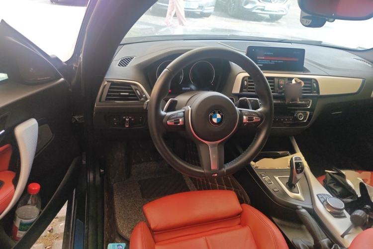 Used BMW 2 Series 2019 225i Luxury Model with M Sport Package Steering Wheel