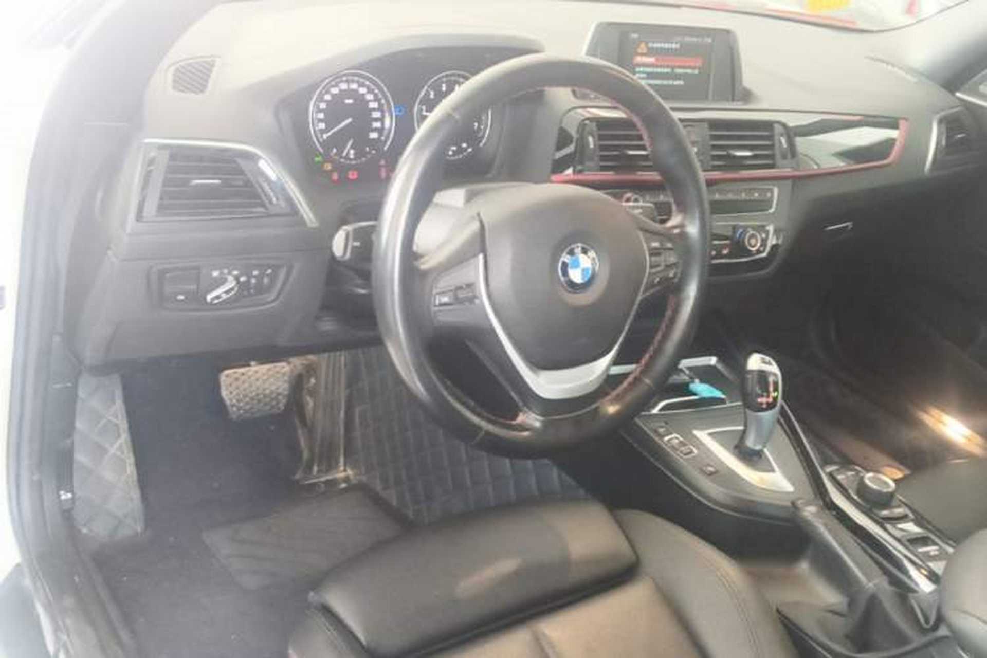 Used BMW 2 Series 2019 225i Convertible Coupe Sports Design Package Center Console