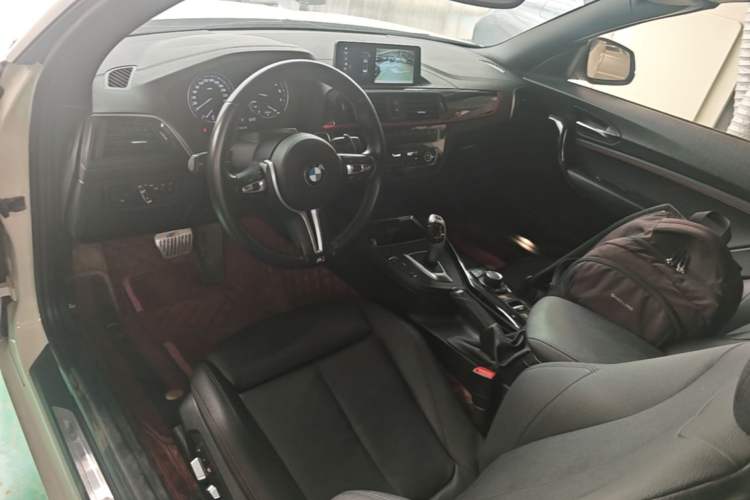 Used BMW 2 Series 2019 225i Convertible Coupe Luxury Edition M Sport Package Center Console