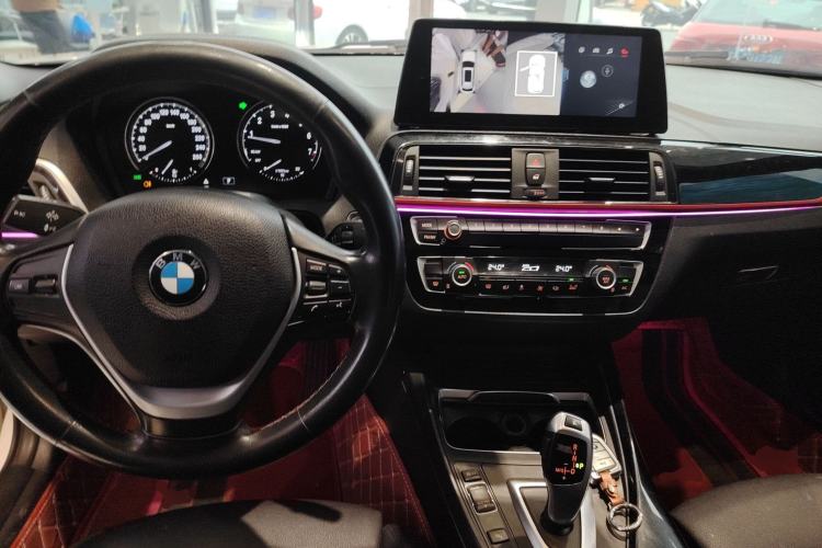 Used BMW 2 Series 2019 225i Convertible Coupe Sports Design Package Center Console