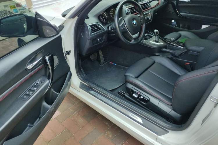 Used BMW 2 Series 2019 225i Convertible Coupe Sports Design Package Driver Seat