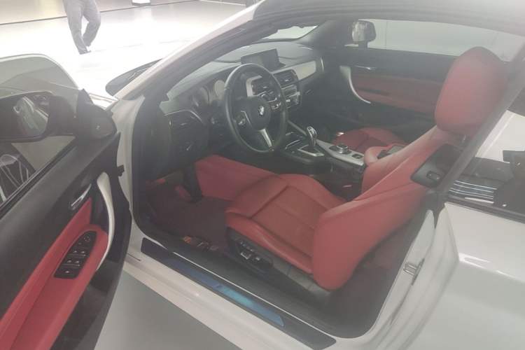 Used BMW 2 Series 2019 225i Convertible Coupe Luxury Edition M Sport Package Driver Seat