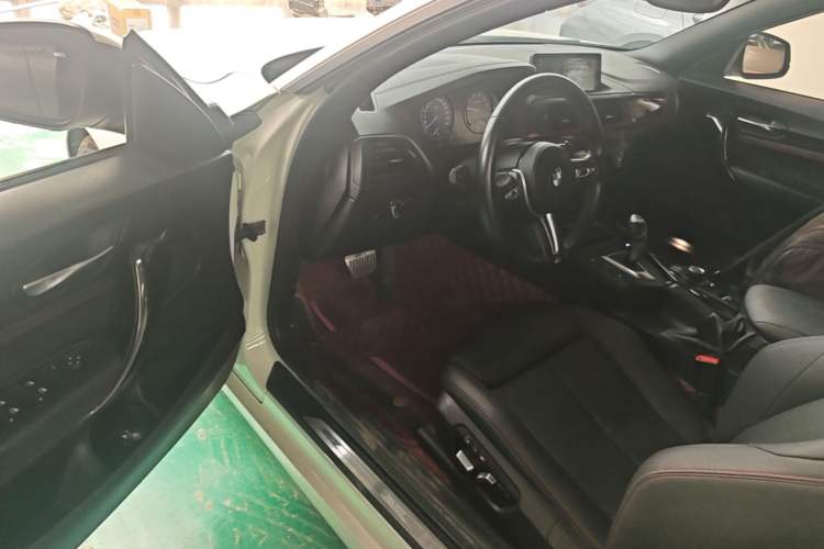 Used BMW 2 Series 2019 225i Convertible Coupe Luxury Edition M Sport Package Driver Seat