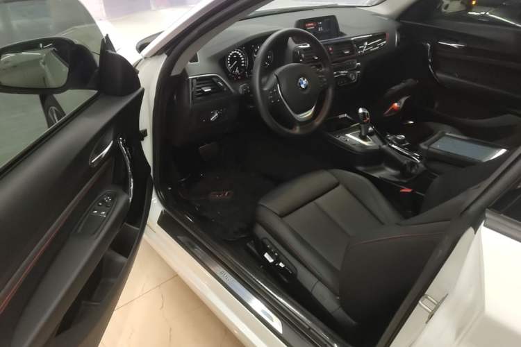 Used BMW 2 Series 2019 225i Sport Design Package Driver Seat