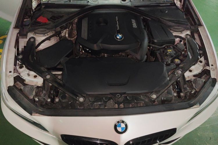 Used BMW 2 Series 2019 225i Convertible Coupe Sports Design Package Engine Bay