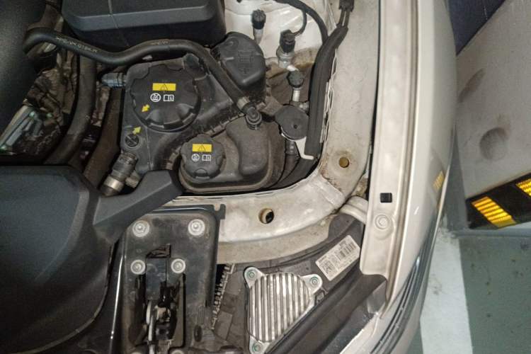 Used BMW 2 Series 2019 225i Sport Design Package Engine Bay Left