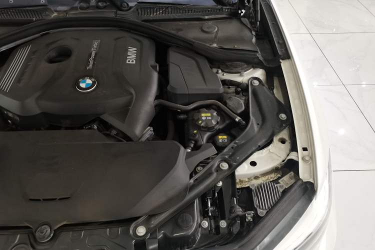 Used BMW 2 Series 2019 225i Convertible Coupe Sports Design Package Engine Bay Left