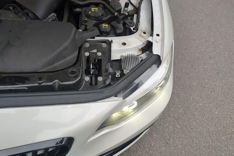 Used BMW 2 Series 2019 225i Sport Design Package Engine Bay Left