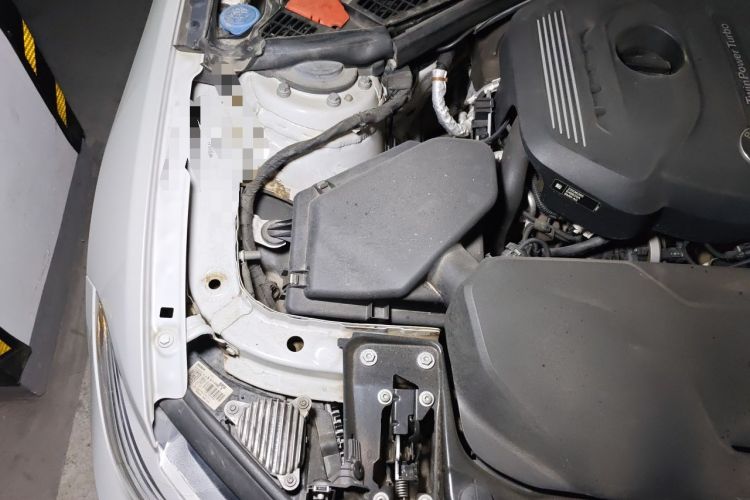 Used BMW 2 Series 2019 225i Sport Design Package Engine Bay Right