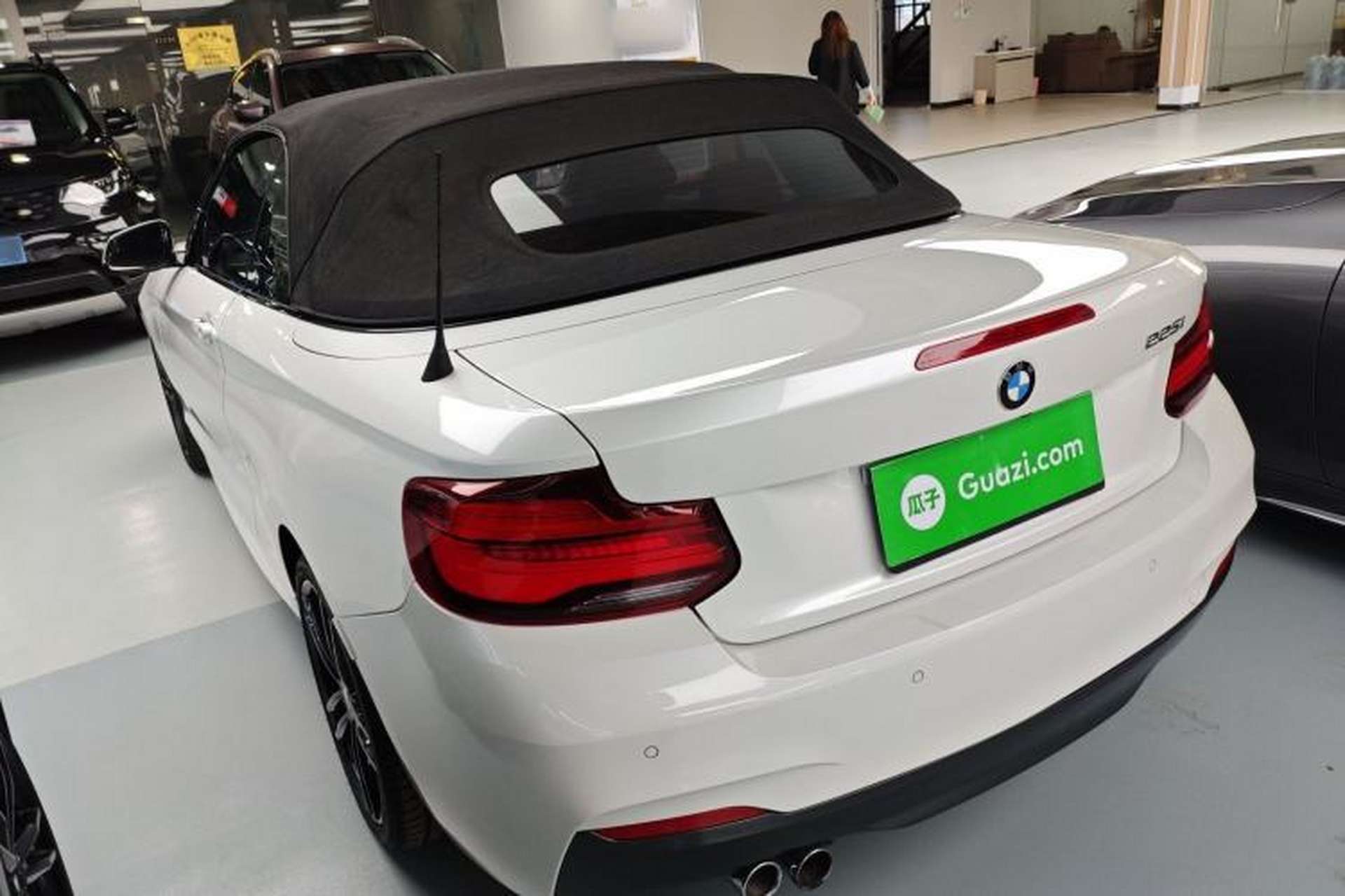Used BMW 2 Series 2019 225i Convertible Coupe Luxury Edition M Sport Package Exterior 2