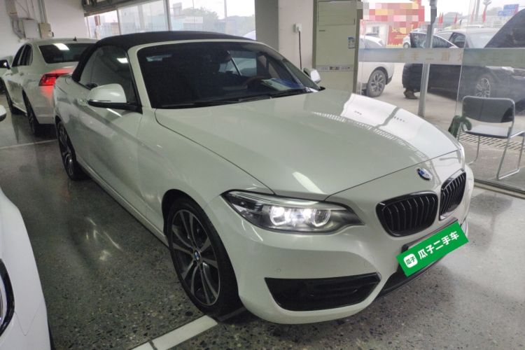 Used BMW 2 Series 2019 225i Convertible Coupe Sports Design Package Exterior 2