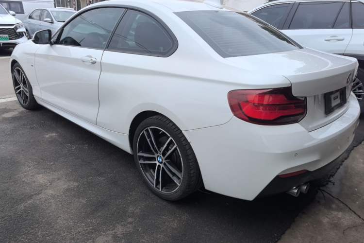 Used BMW 2 Series 2019 225i Luxury Model with M Sport Package Exterior 2