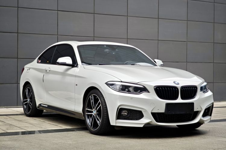 Used BMW 2 Series 2019 225i Luxury Model with M Sport Package Exterior 3