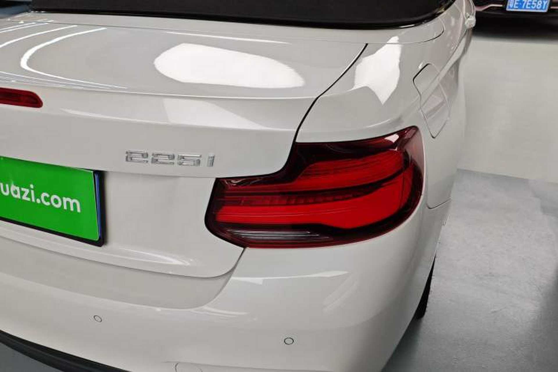 Used BMW 2 Series 2019 225i Convertible Coupe Luxury Edition M Sport Package Exterior 3