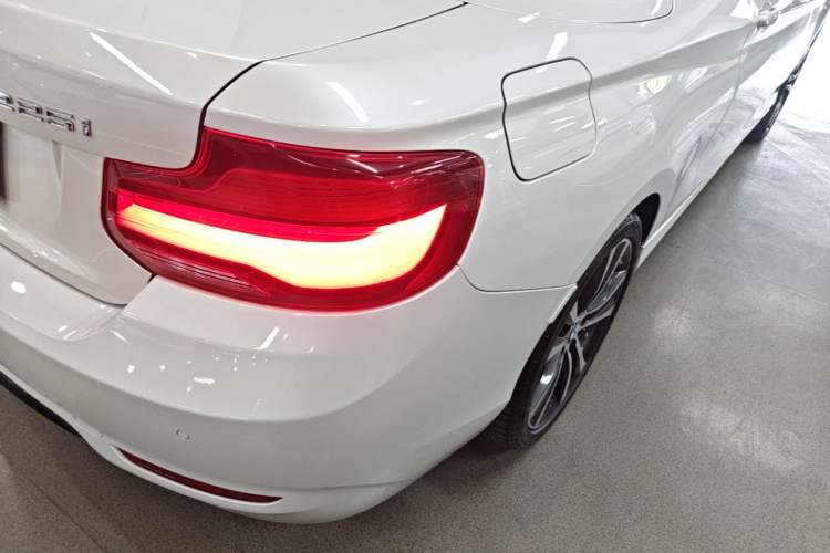 Used BMW 2 Series 2019 225i Convertible Coupe Sports Design Package Exterior 3