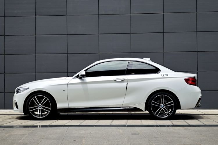 Used BMW 2 Series 2019 225i Luxury Model with M Sport Package Exterior 4