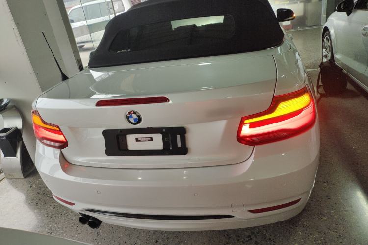 Used BMW 2 Series 2019 225i Convertible Coupe Sports Design Package Exterior 4