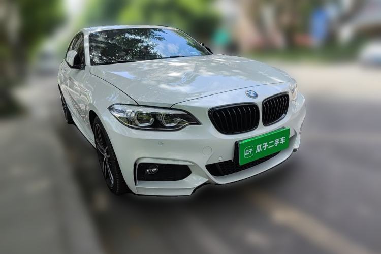Used BMW 2 Series 2019 225i Luxury Model with M Sport Package Front Right 45 Deg