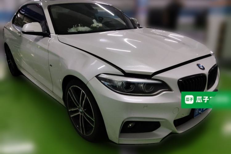 Used BMW 2 Series 2019 225i Luxury Model with M Sport Package Front Right 45 Deg