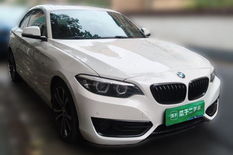 Used BMW 2 Series 2019 225i Sport Design Package Front Right 45 Deg