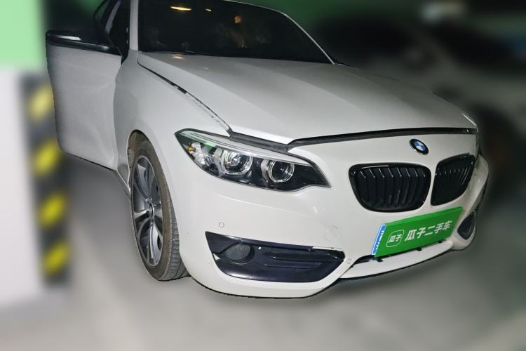 Used BMW 2 Series 2019 225i Sport Design Package Front Right 45 Deg