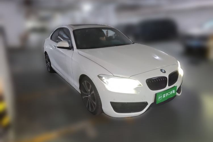 Used BMW 2 Series 2019 225i Sport Design Package Front Right 45 Deg