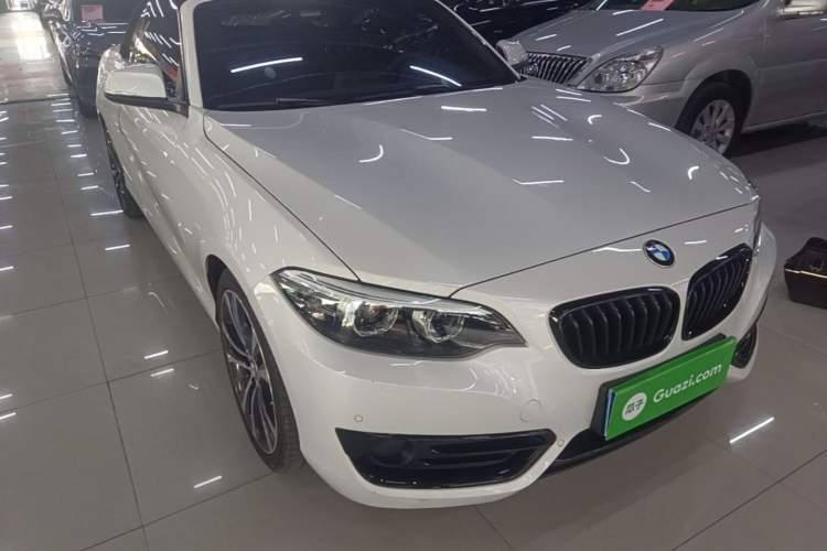 Used BMW 2 Series 2019 225i Convertible Coupe Sports Design Package Front Right 45 Deg