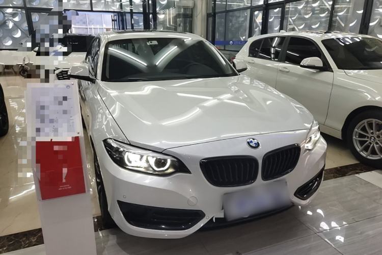 Used BMW 2 Series 2019 225i Sport Design Package Front Right 45 Deg