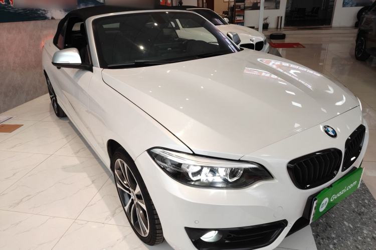Used BMW 2 Series 2019 225i Convertible Coupe Sports Design Package Front Right 45 Deg