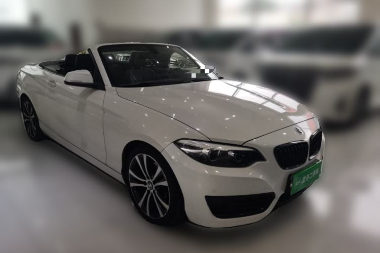 Used BMW 2 Series 2019 225i Convertible Coupe Sports Design Package Front Right 45 Deg