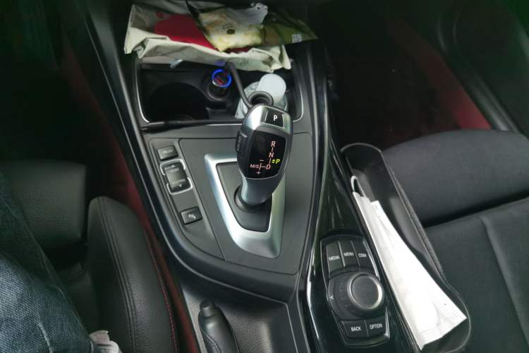 Used BMW 2 Series 2019 225i Convertible Coupe Sports Design Package Gear Lever