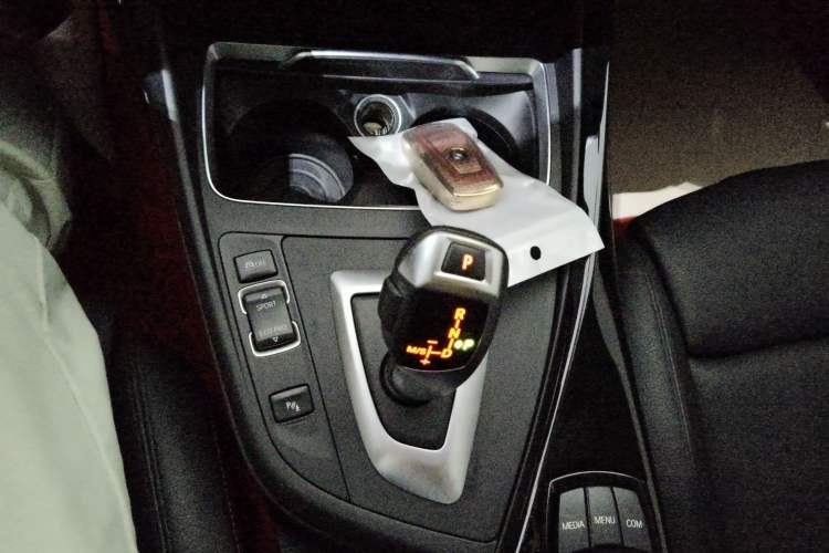 Used BMW 2 Series 2019 225i Convertible Coupe Sports Design Package Gear Lever