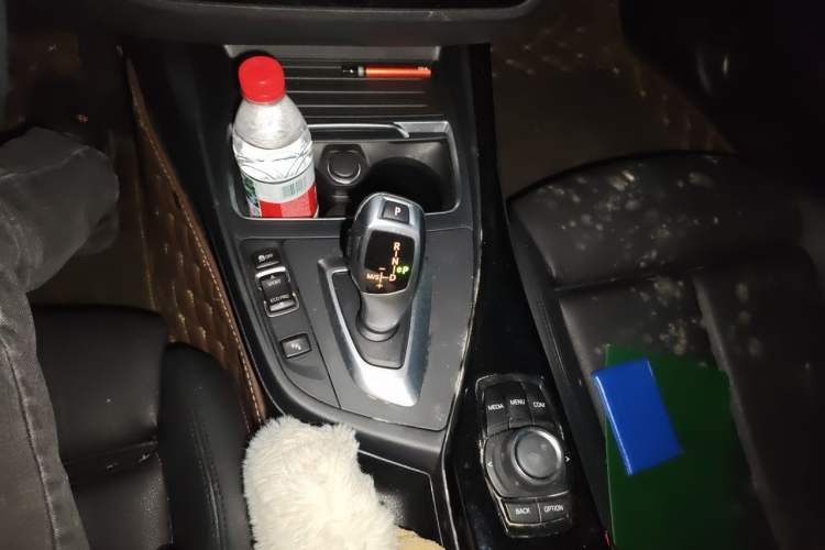 Used BMW 2 Series 2019 225i Sport Design Package Gear Lever