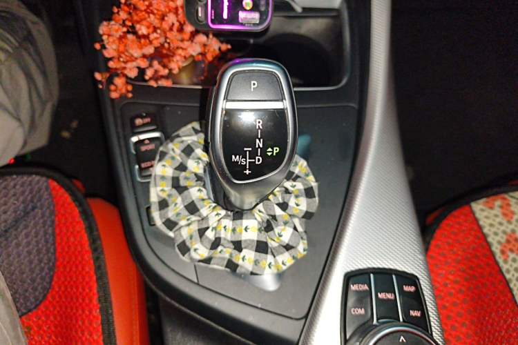 Used BMW 2 Series 2019 225i Convertible Coupe Luxury Edition M Sport Package Gear Lever