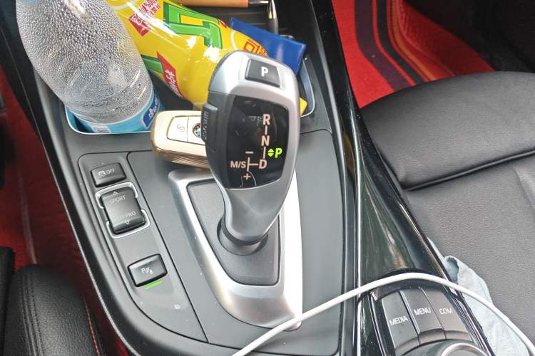 Used BMW 2 Series 2019 225i Convertible Coupe Sports Design Package Gear Lever