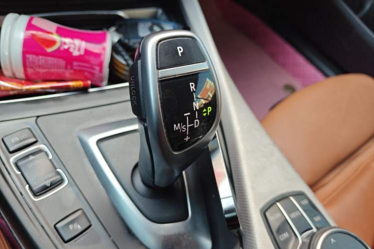 Used BMW 2 Series 2019 225i Convertible Coupe Luxury Edition M Sport Package Gear Lever