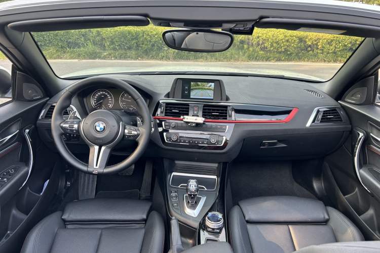 Used BMW 2 Series 2019 225i Convertible Coupe Sports Design Package Interior 1