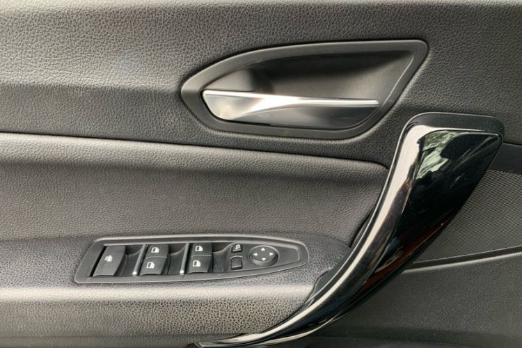 Used BMW 2 Series 2019 225i Convertible Coupe Sports Design Package Interior 13