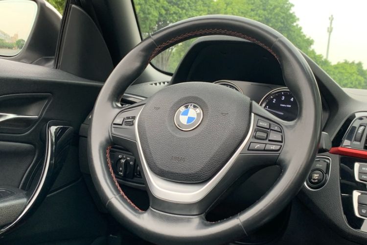 Used BMW 2 Series 2019 225i Convertible Coupe Sports Design Package Interior 14