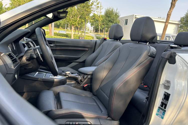 Used BMW 2 Series 2019 225i Convertible Coupe Sports Design Package Interior 2