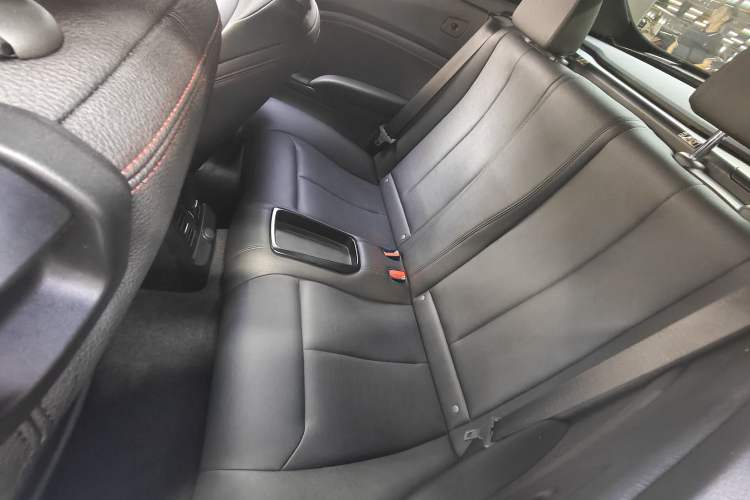 Used BMW 2 Series 2019 225i Convertible Coupe Sports Design Package Interior 4