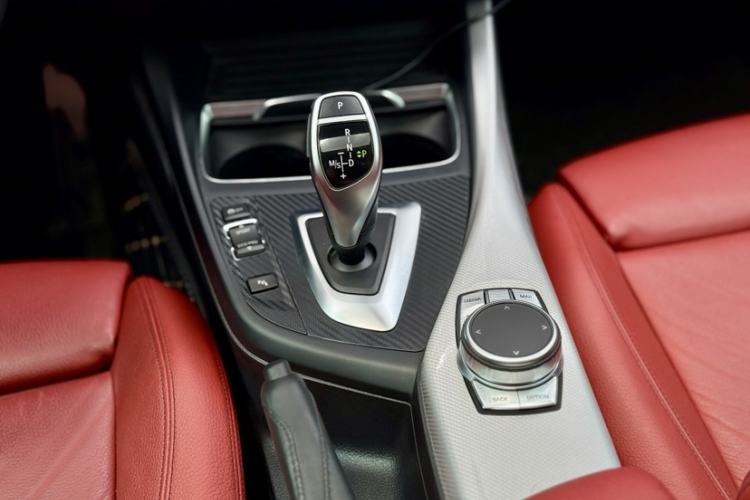 Used BMW 2 Series 2019 225i Luxury Model with M Sport Package Interior 4